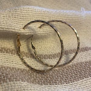 Large gold tone hoops
